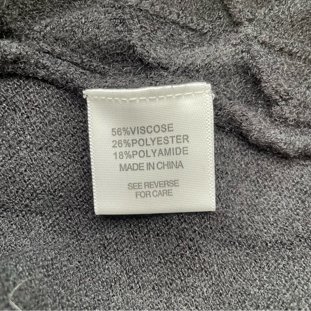 Haight Ashbury XS Cropped 3D Scallop Sweater Black - Picture 7 of 8